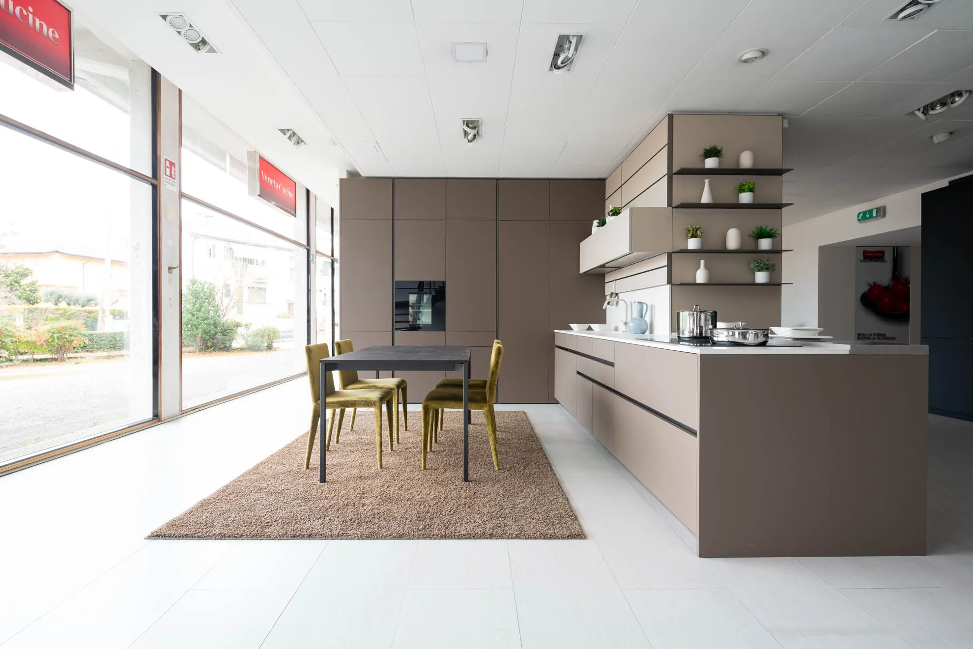 RIVENDITORE <BR>VENETA CUCINE